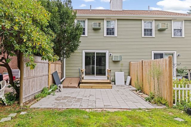 848 Plain St. 5, Marshfield, MA 02050