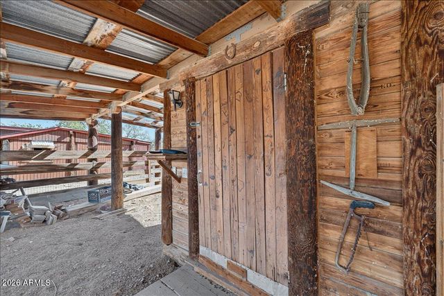 602 W CIRCLE MOUNTAIN Road, New River, AZ 85087