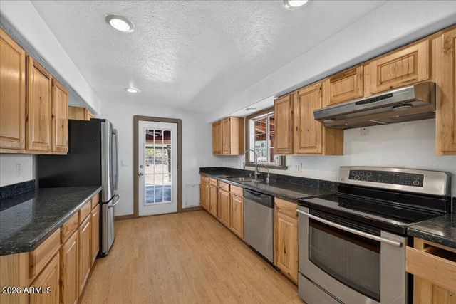 602 W CIRCLE MOUNTAIN Road, New River, AZ 85087