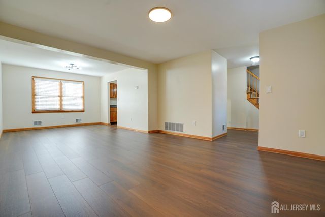 11 LENOX Street, Edison, NJ 08817