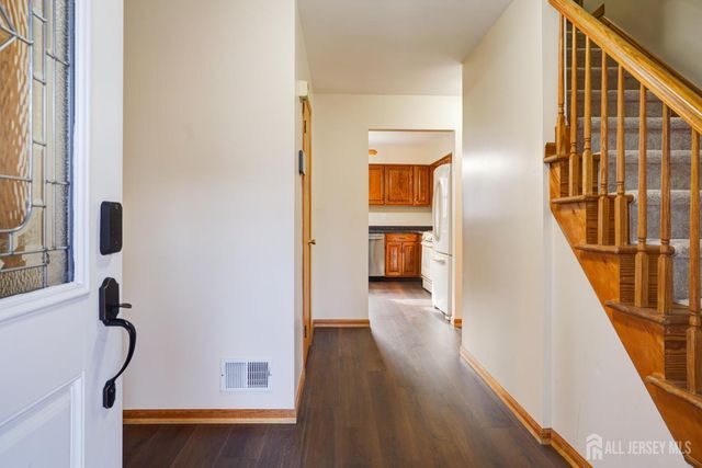 11 LENOX Street, Edison, NJ 08817