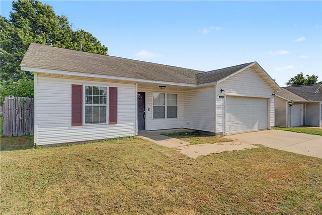 1603 Tanglewood Lane, Siloam Springs, AR 72761