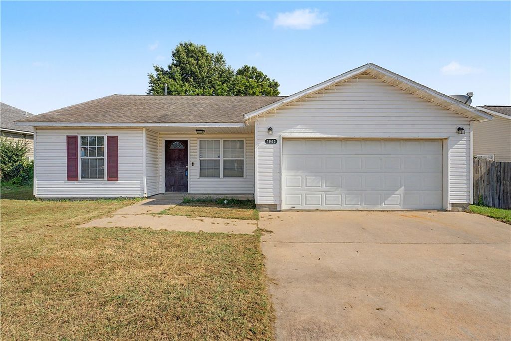1603 Tanglewood Lane, Siloam Springs, AR 72761