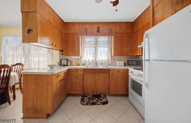 2001 Brooks Blvd, Manville Boro, NJ 08835