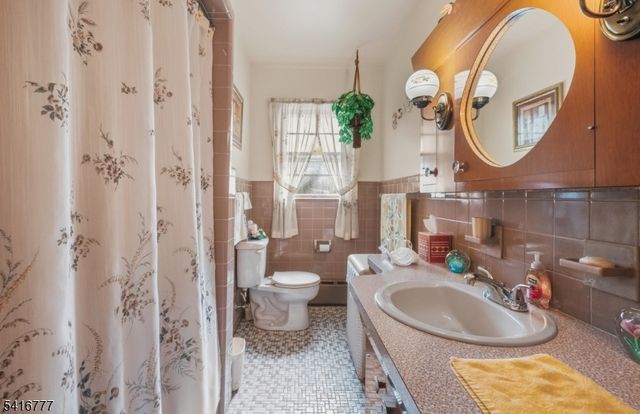 2001 Brooks Blvd, Manville Boro, NJ 08835