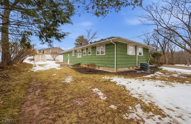 2001 Brooks Blvd, Manville Boro, NJ 08835