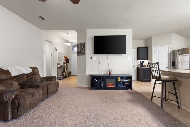 628 Cameron Way, Azle, TX 76020
