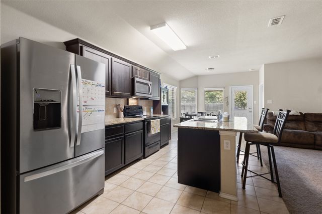 628 Cameron Way, Azle, TX 76020