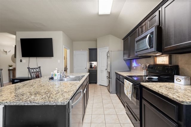 628 Cameron Way, Azle, TX 76020