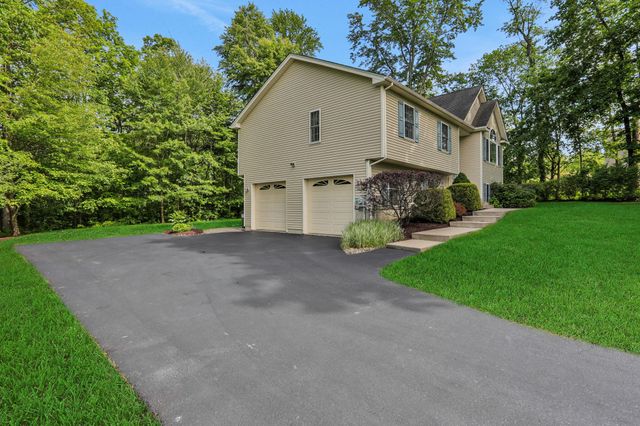 390 LAKESIDE Road, Newburgh, NY 12550