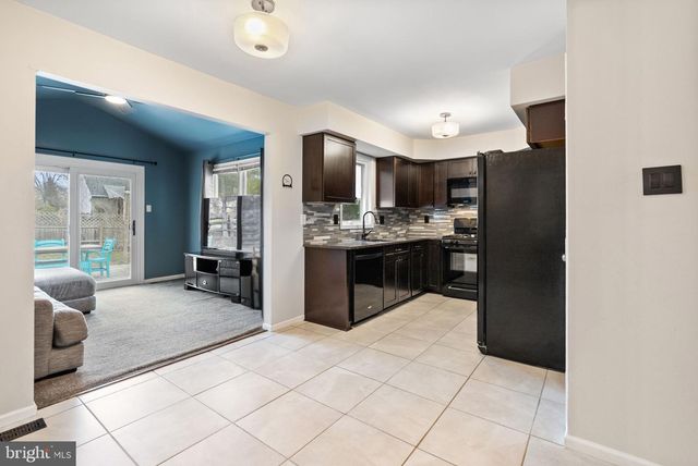 120 FOX HUNT DR, Franconia, PA 18924