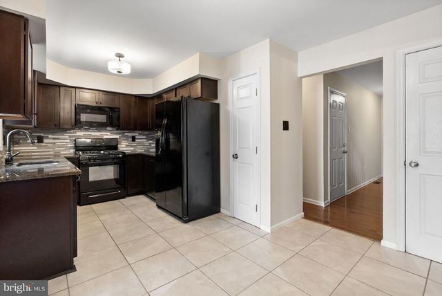 120 FOX HUNT DR, Franconia, PA 18924