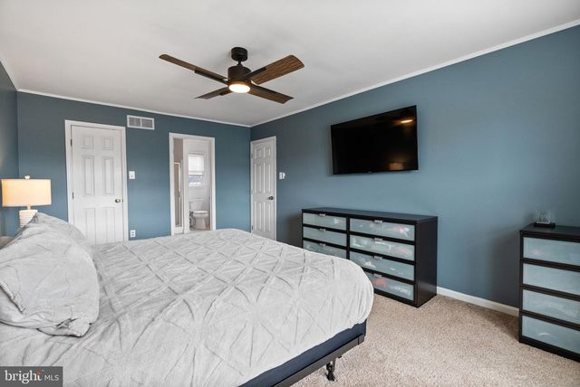 120 FOX HUNT DR, Franconia, PA 18924