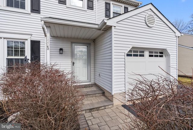 120 FOX HUNT DR, Franconia, PA 18924