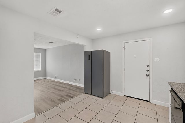5573 Burton Avenue, Fort Worth, TX 76119