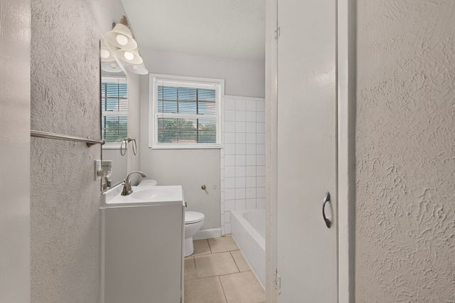 5573 Burton Avenue, Fort Worth, TX 76119