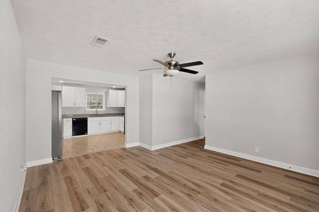 5573 Burton Avenue, Fort Worth, TX 76119