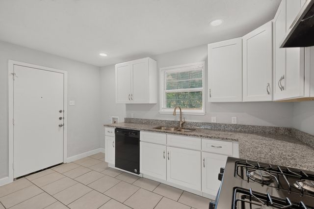5573 Burton Avenue, Fort Worth, TX 76119