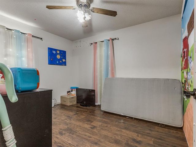 1012 NW 7th Place, Moore, OK 73160