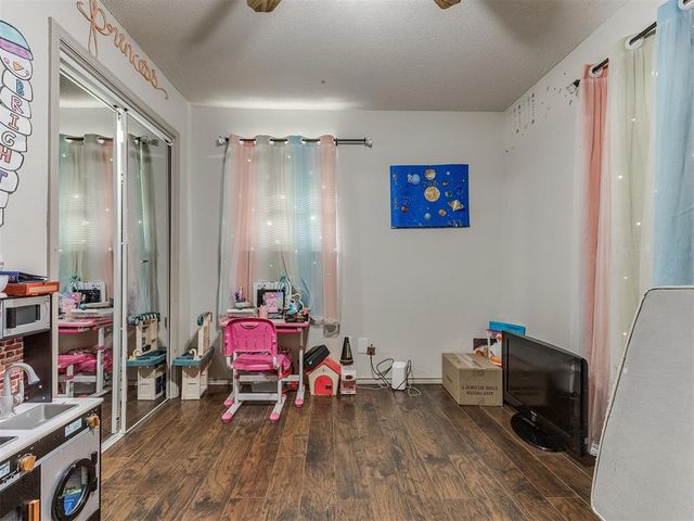 1012 NW 7th Place, Moore, OK 73160