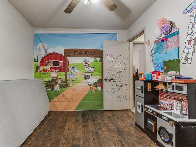 1012 NW 7th Place, Moore, OK 73160