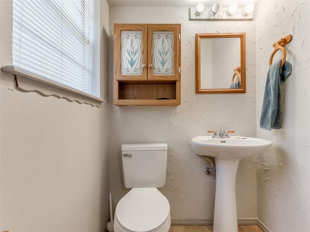 1012 NW 7th Place, Moore, OK 73160