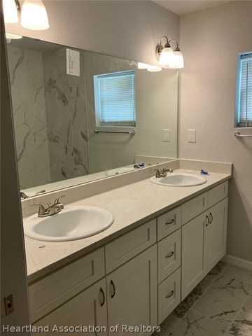 363 Poinsettia Avenue, Sebring, FL 33870