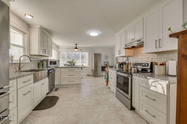 845 Highway 44, Bristol, TN 37620