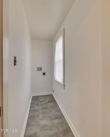 845 Highway 44, Bristol, TN 37620