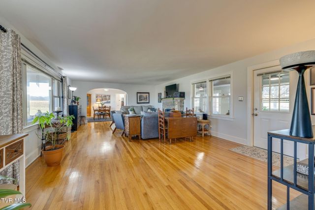 845 Highway 44, Bristol, TN 37620