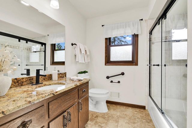 18115 Bolter LANE, Brookfield, WI 53045