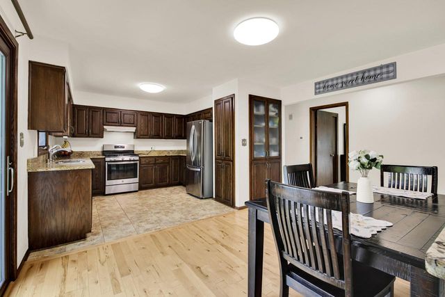 18115 Bolter LANE, Brookfield, WI 53045