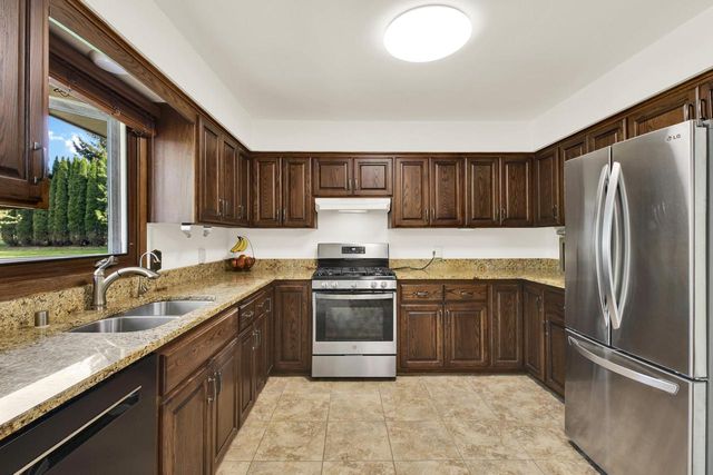 18115 Bolter LANE, Brookfield, WI 53045