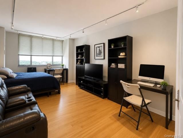 27110 Grand Central Parkway 16M, Floral Park, NY 11005