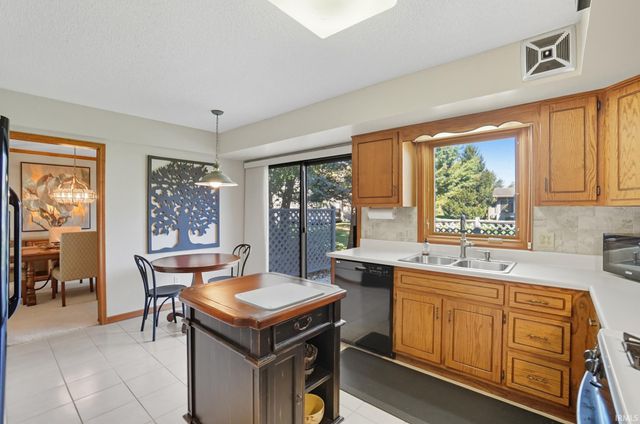 5717 Bayside Drive, Fort Wayne, IN 46815