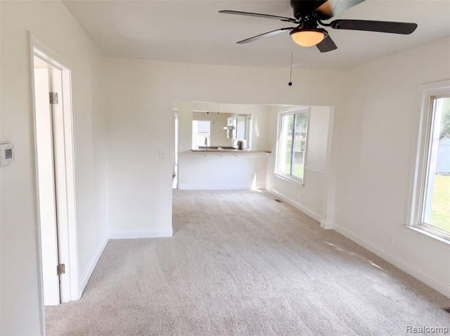 21420 Jefferson Street, Farmington, MI 48336