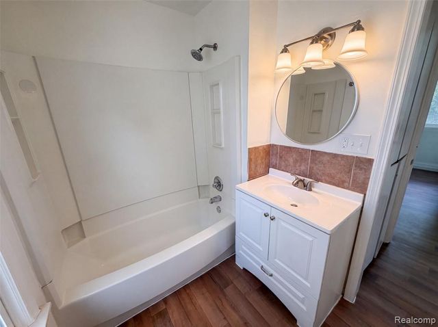 21420 Jefferson Street, Farmington, MI 48336
