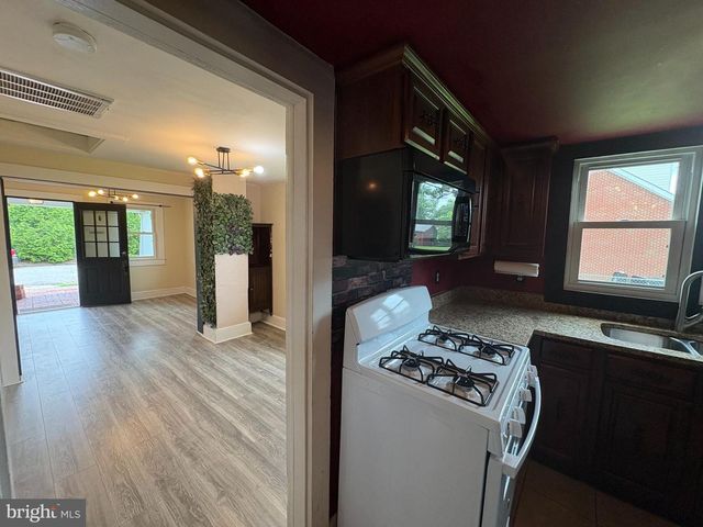 1204 RAILROAD AVE, Fredericksburg, VA 22401