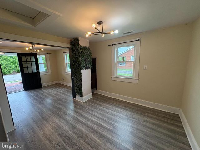 1204 RAILROAD AVE, Fredericksburg, VA 22401