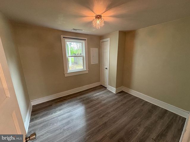 1204 RAILROAD AVE, Fredericksburg, VA 22401