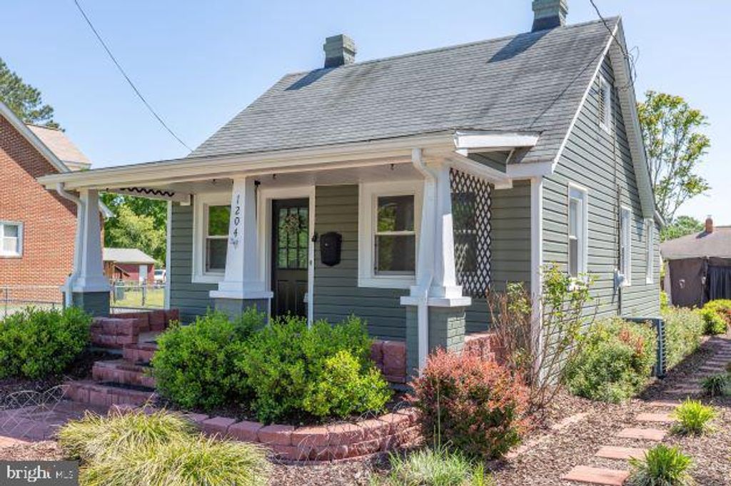 1204 RAILROAD AVE, Fredericksburg, VA 22401