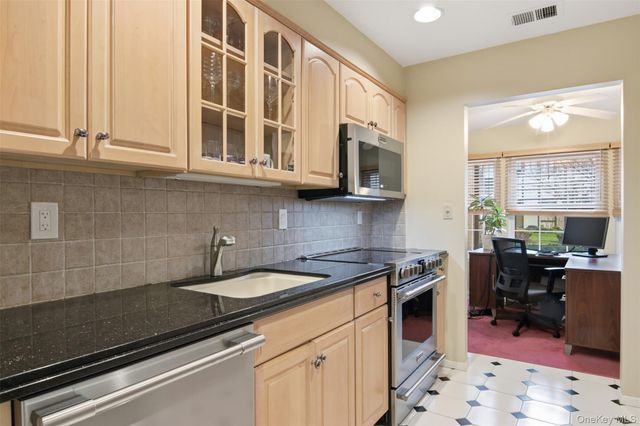 54 Southgate Circle, Massapequa Park, NY 11762