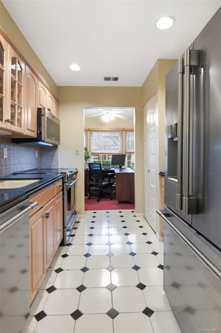 54 Southgate Circle, Massapequa Park, NY 11762