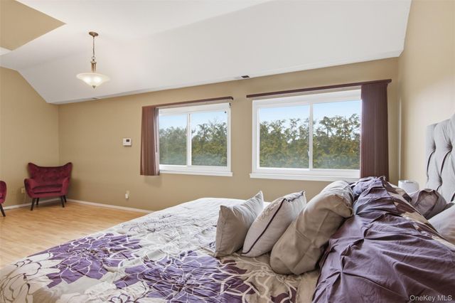 54 Southgate Circle, Massapequa Park, NY 11762