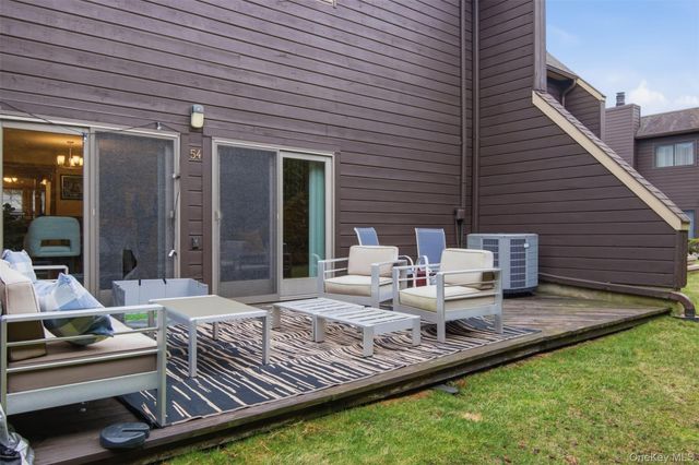 54 Southgate Circle, Massapequa Park, NY 11762