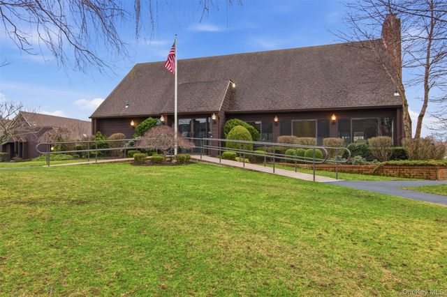 54 Southgate Circle, Massapequa Park, NY 11762