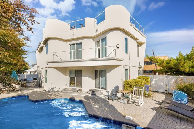 54 Matlock Street, Long Beach, NY 11561