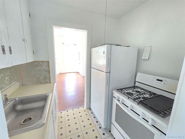 514 Grand Avenue 2E, Newburgh, NY 12550