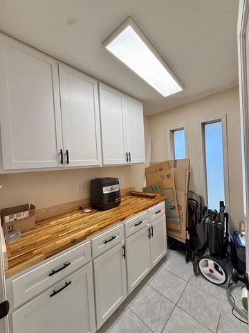 3160 Galewood Lane, Port Neches, TX 77651