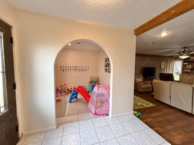 3160 Galewood Lane, Port Neches, TX 77651